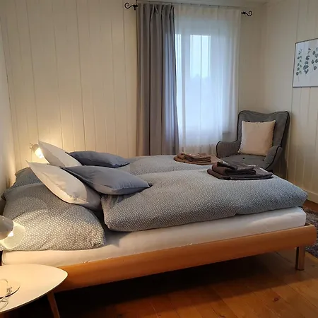 Lejlighed Bed N Bureau