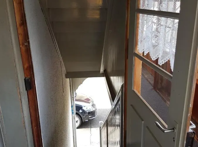 Bed N Bureau Apartment *