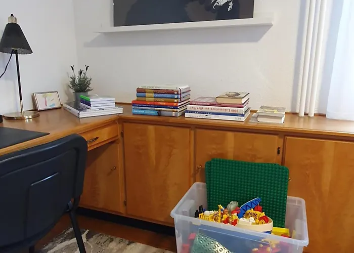 Bed N Bureau Apartment *